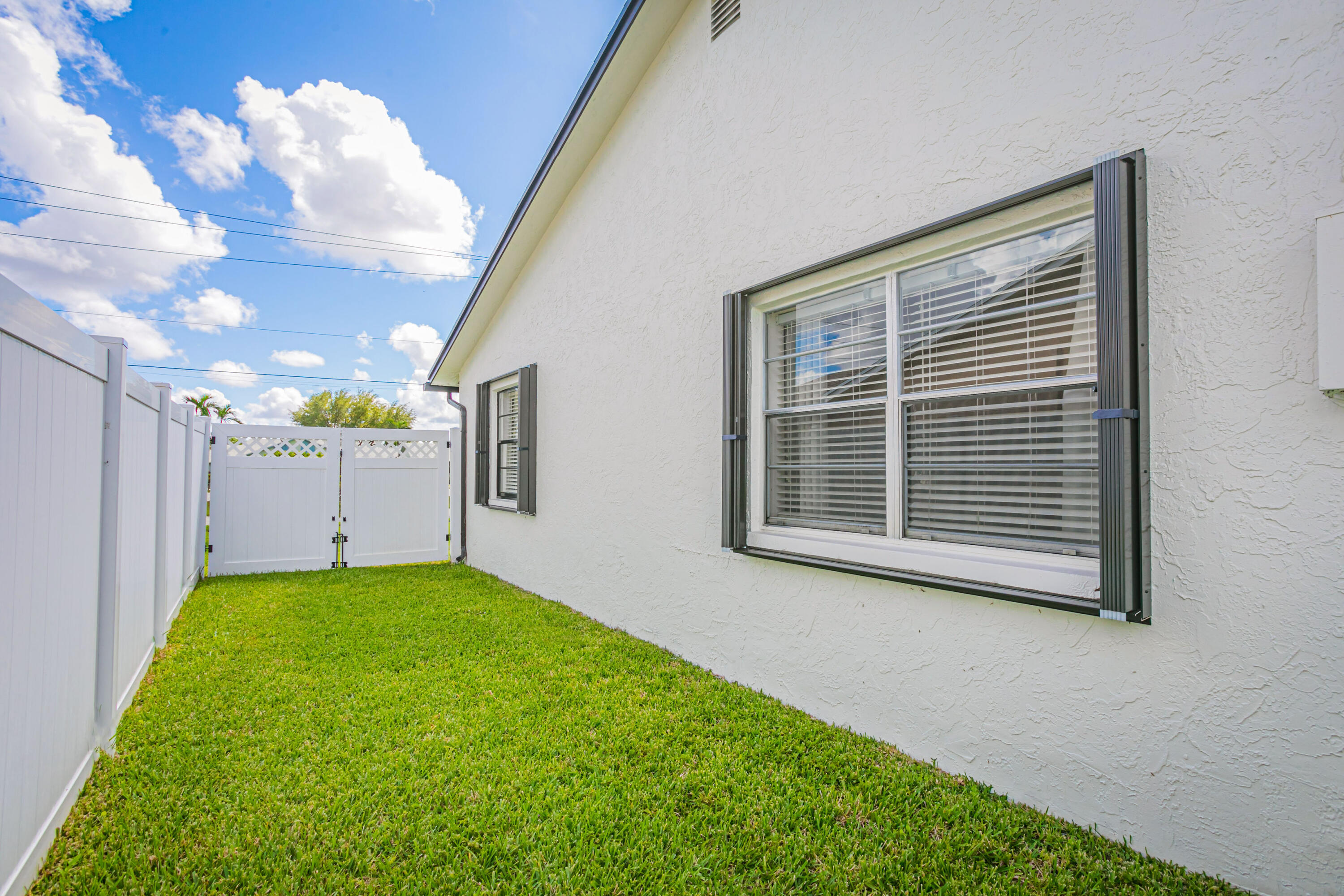 9237 Southwest 18th Street Boca Raton, FL 33428 - Photo 30 of 33 Right side