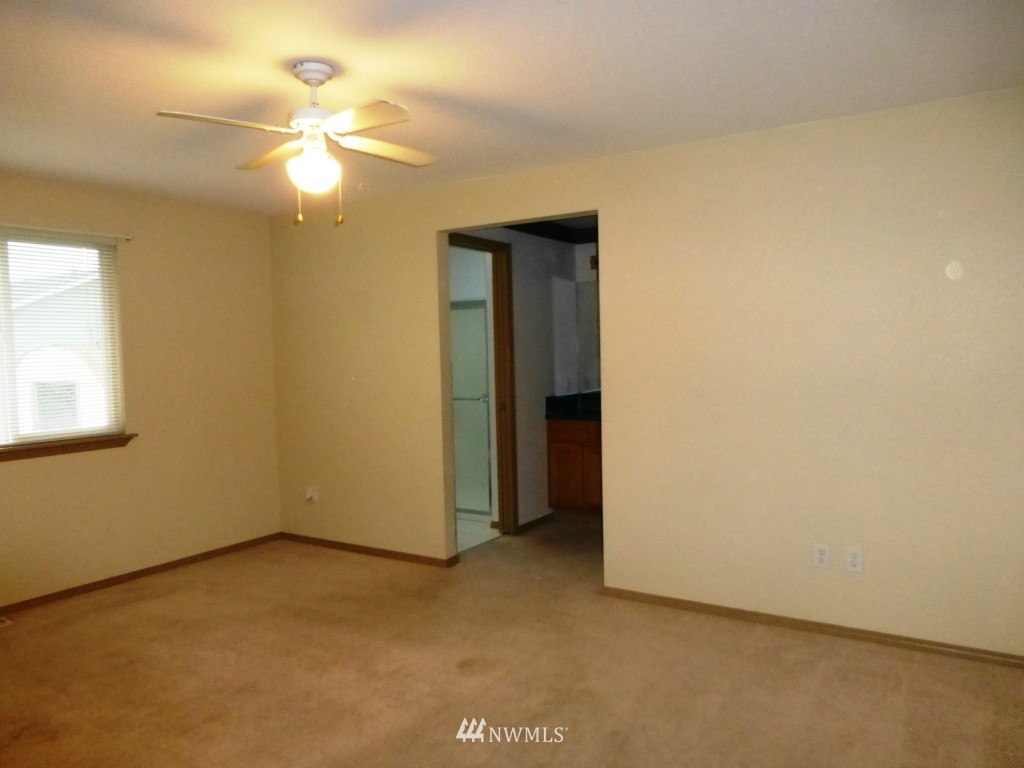 9011 Applegate Loop Southwest Rochester, WA 98579 - Photo 14 of 20