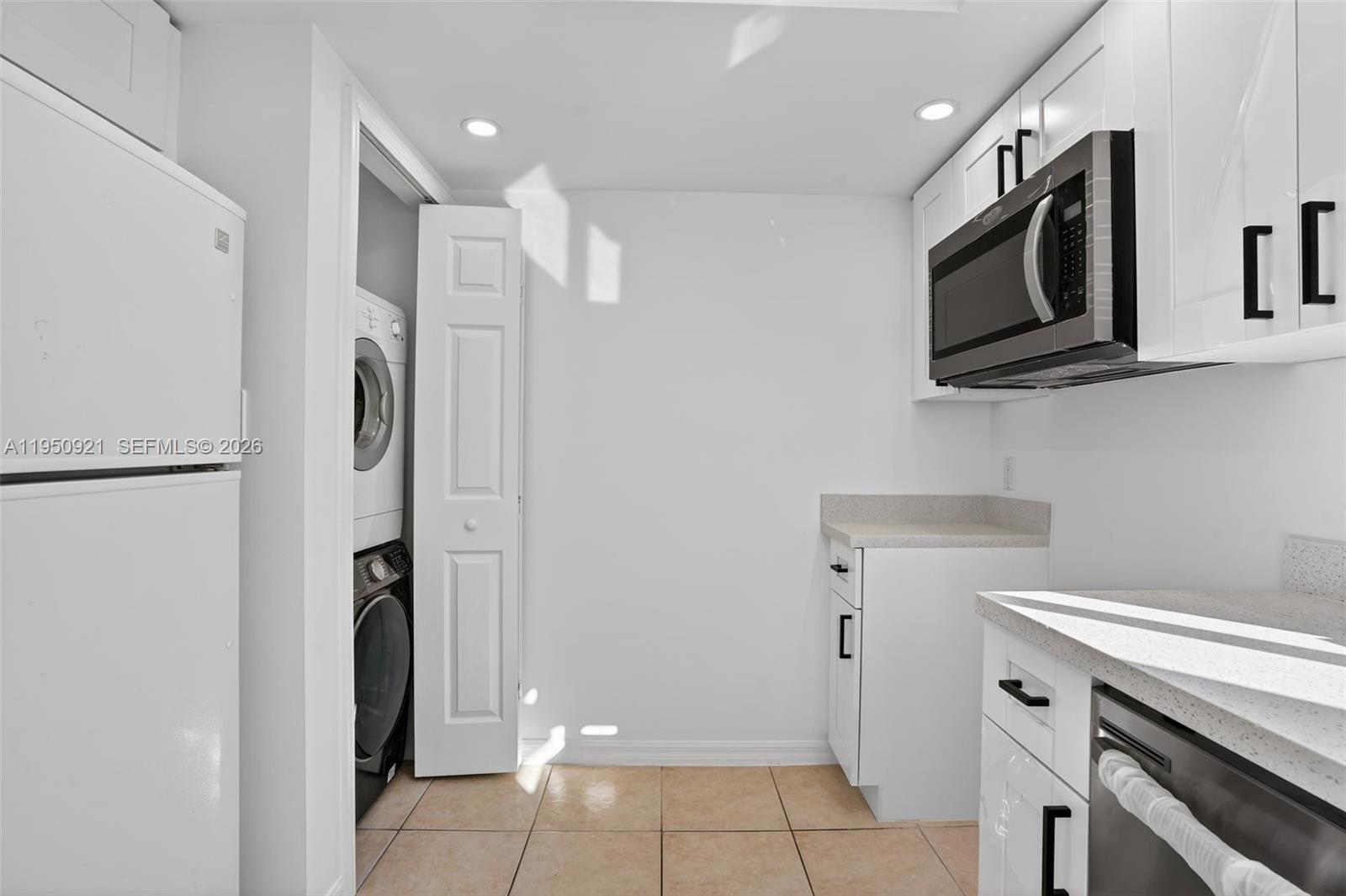 2475 Northwest 16th St Road, Unit 310 Miami, FL 33125 - Photo 11 of 29