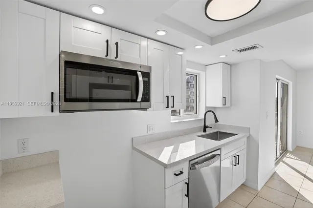 $325,000 | 2475 Northwest 16th St Road, Unit 310, Miami, FL 33125