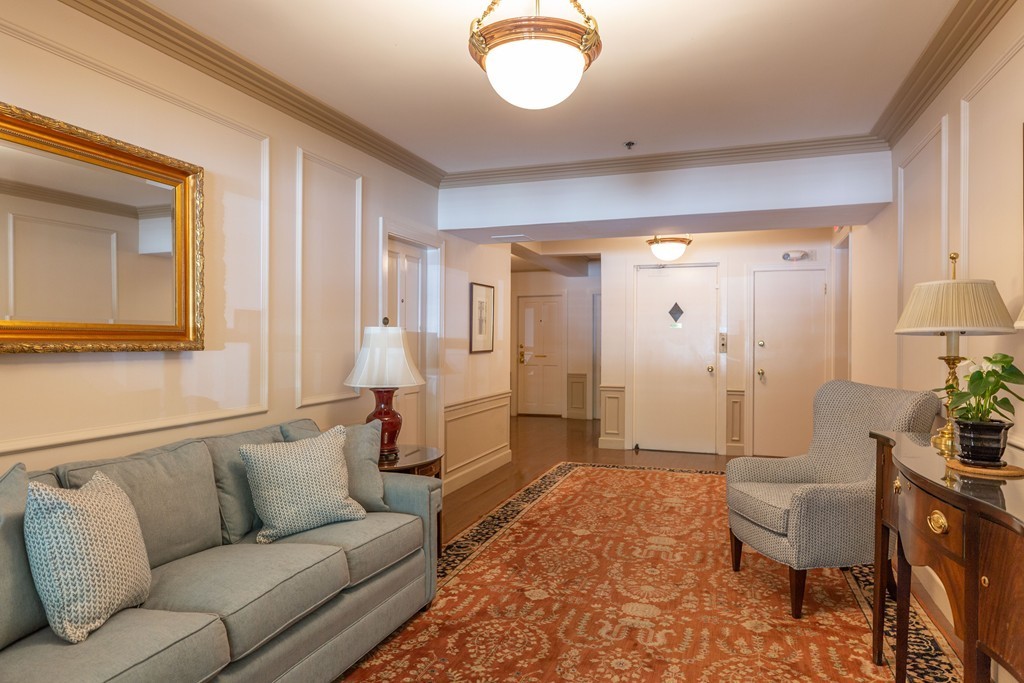 236 Beacon Street, Unit 2A Boston, MA 02116 - Photo 12 of 13