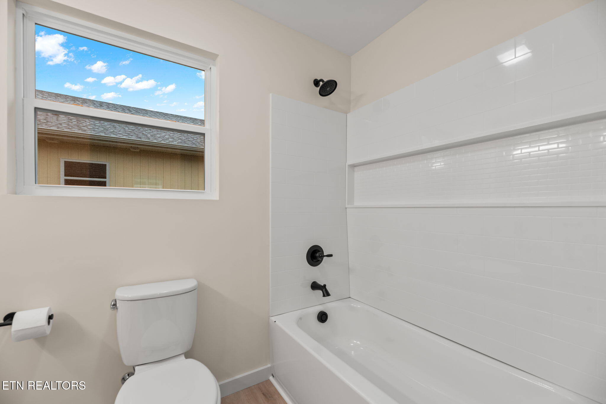 4801 Rowan Road Knoxville, TN 37912 - Photo 22 of 30 22-web-or-mls-Rowan4801 (55)