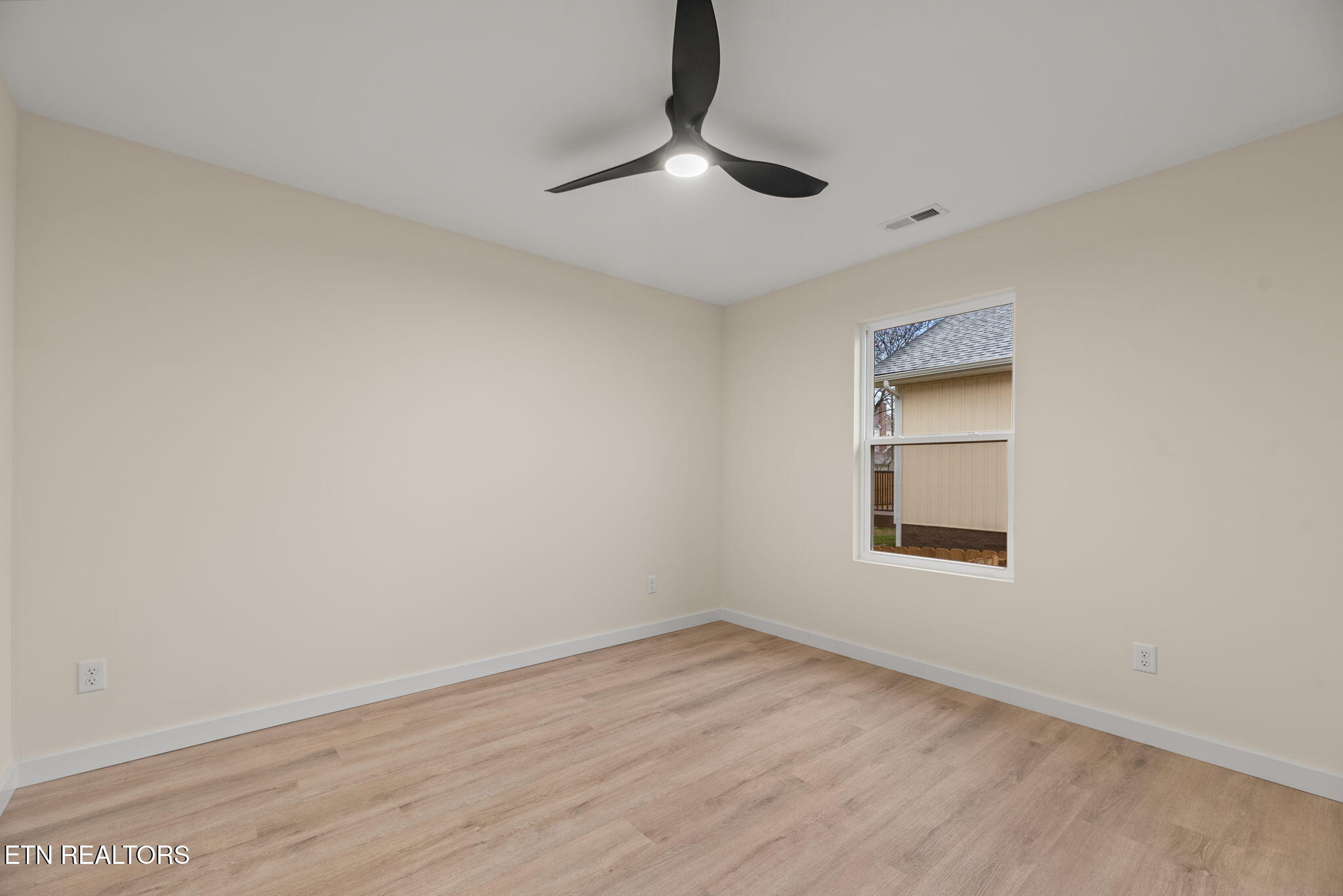 4801 Rowan Road Knoxville, TN 37912 - Photo 23 of 30 23-web-or-mls-Rowan4801 (58)