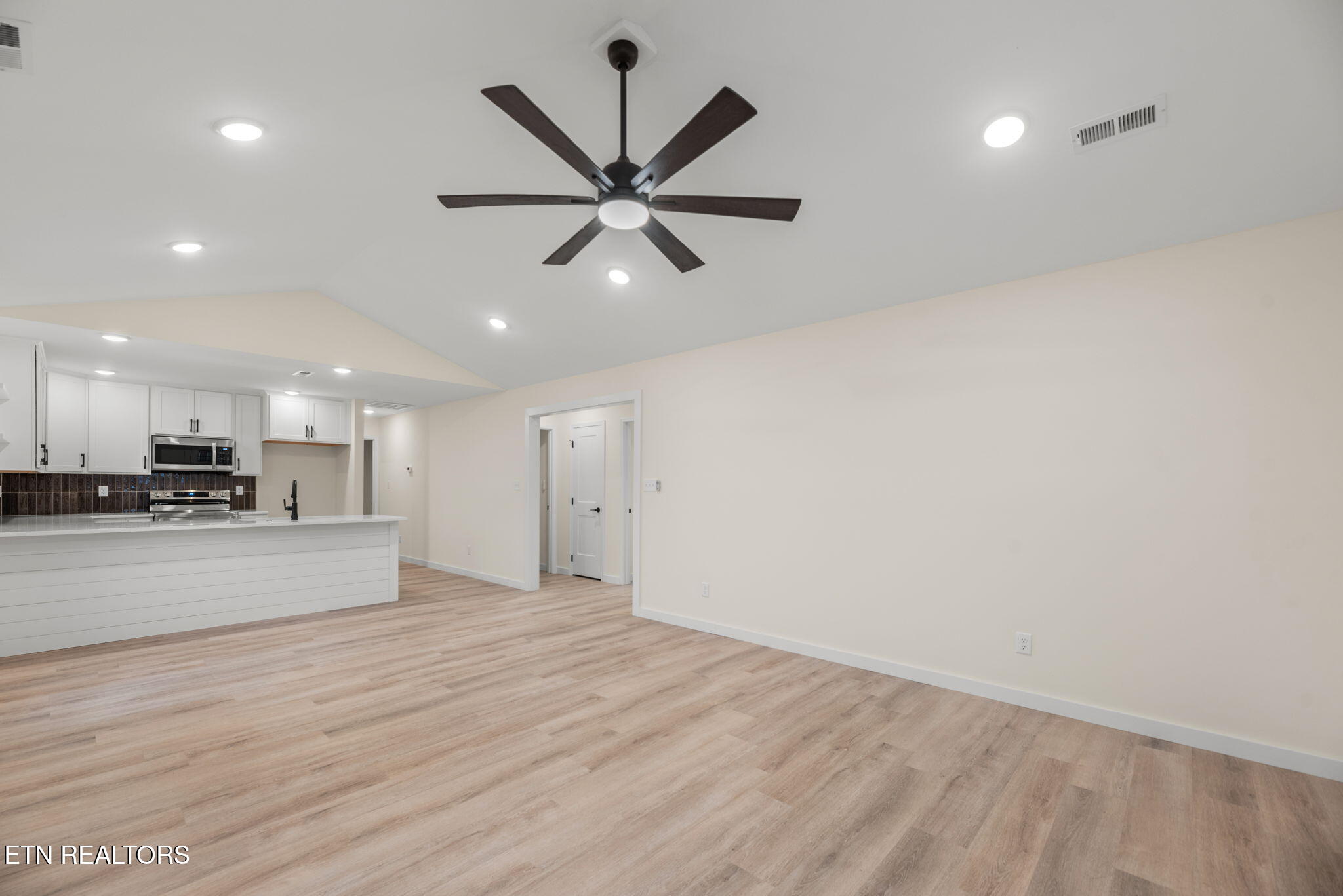 4801 Rowan Road Knoxville, TN 37912 - Photo 5 of 30 5-web-or-mls-Rowan4801 (10)