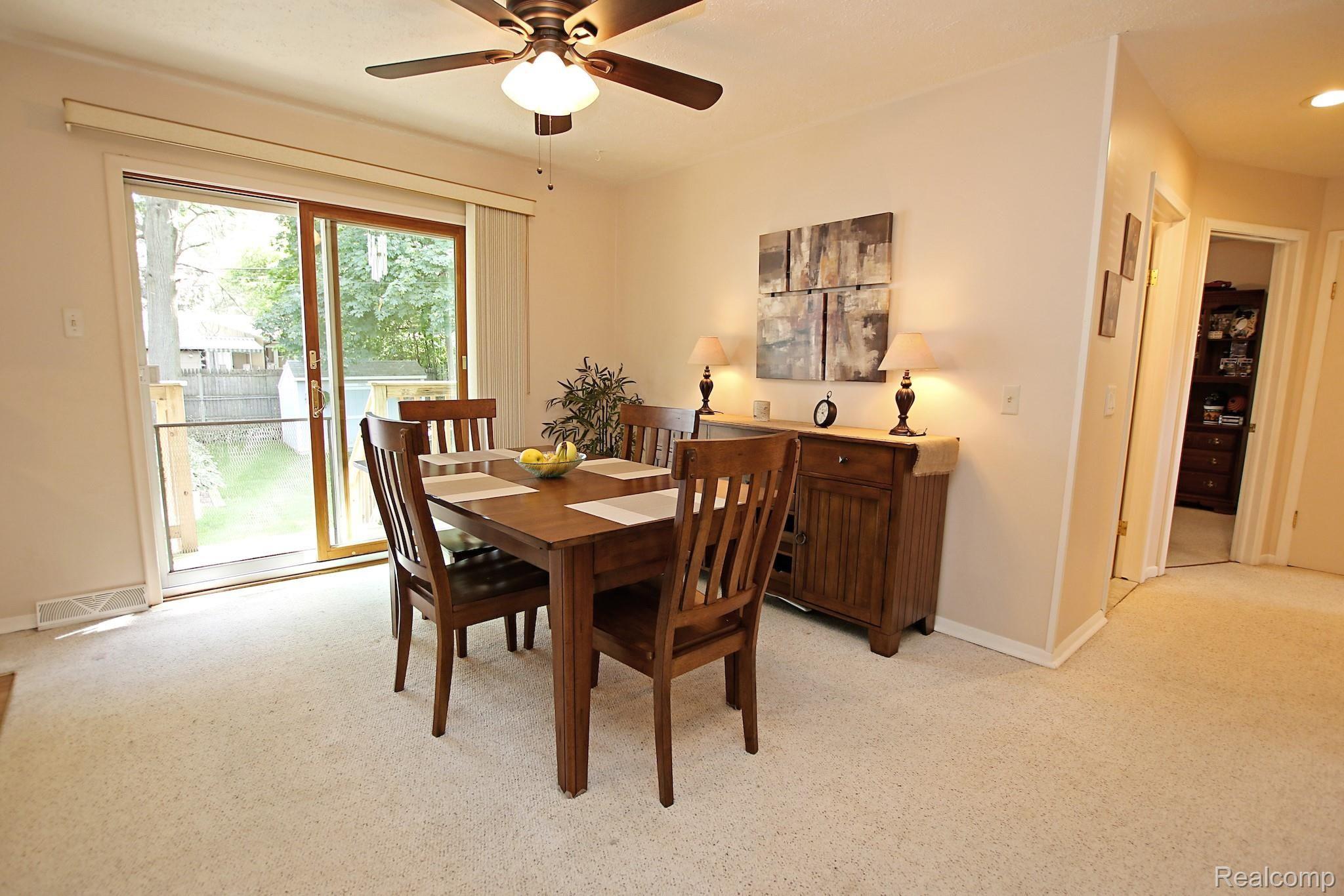 5825 Crescent Road Waterford, MI 48327 - Photo 9 of 44 9) Dining Room.jpg