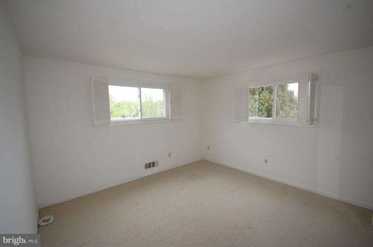 2810 Steele Road Baltimore, MD 21209 - Photo 11 of 17 Bedroom (Master)