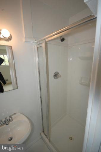 2810 Steele Road Baltimore, MD 21209 - Photo 12 of 17 Bath (Master)
