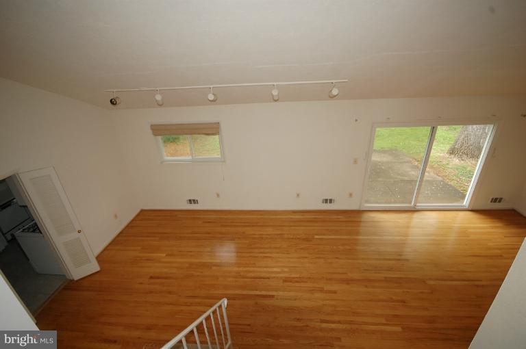 2810 Steele Road Baltimore, MD 21209 - Photo 8 of 17 Living Room / Dining Room