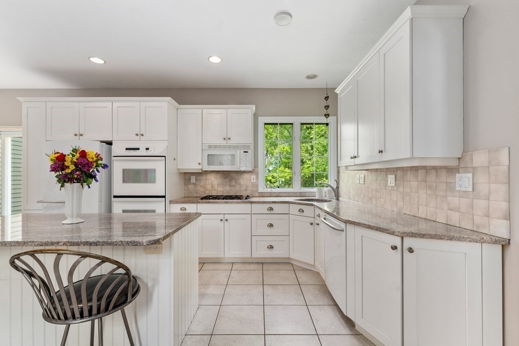 7 Joshua Path Natick, MA 01760 - Photo 10 of 34 Gallery Image 10