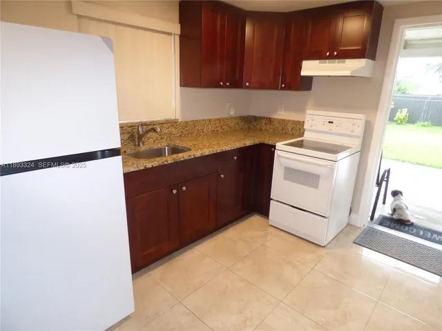 $1,250 | 19121 Northeast Miami Court, Unit 1, Miami, FL 33179