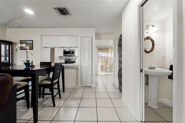 $175,000 | 7902 Citrus Drive, Unit 254, Temple Terrace, FL 33637