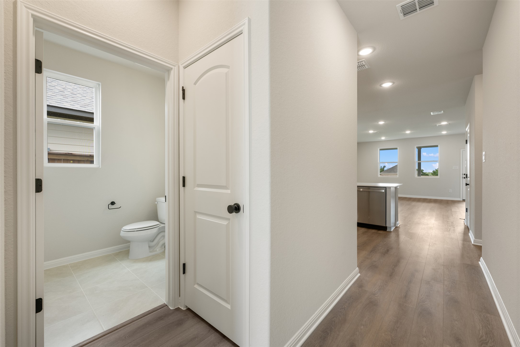 148 Jans Way Georgetown, TX 78626 - Photo 8 of 38