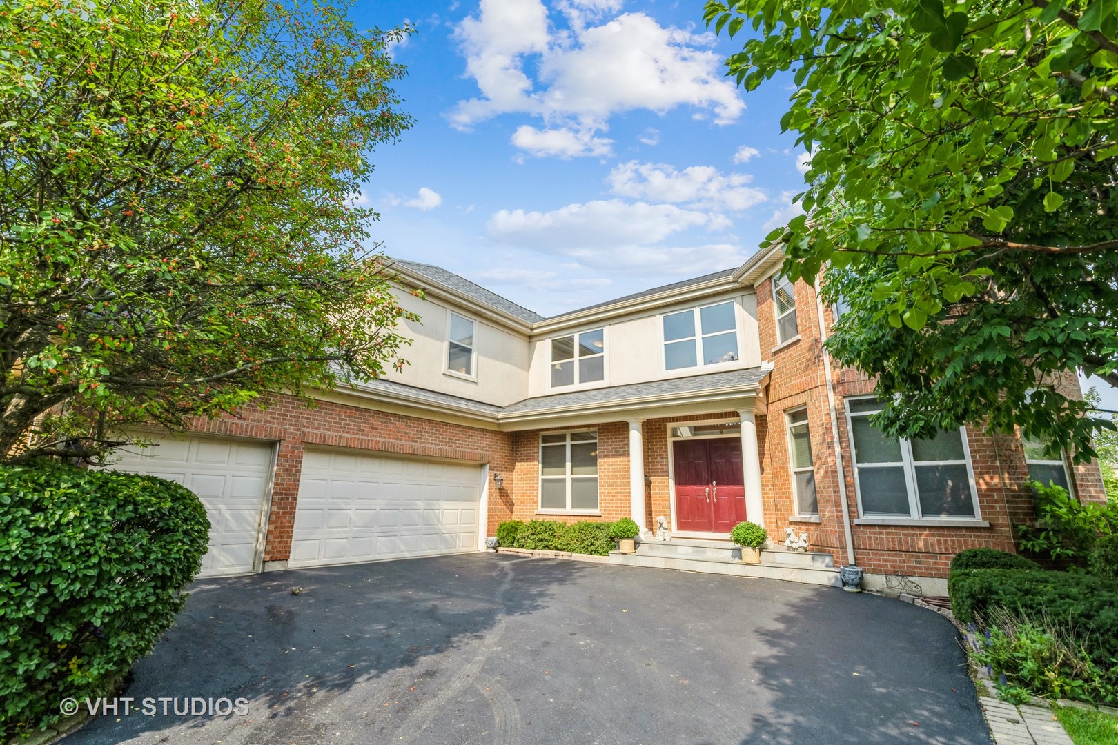 190 Janes Loop Highwood, IL 60040 - Photo 2 of 34 front view of a house