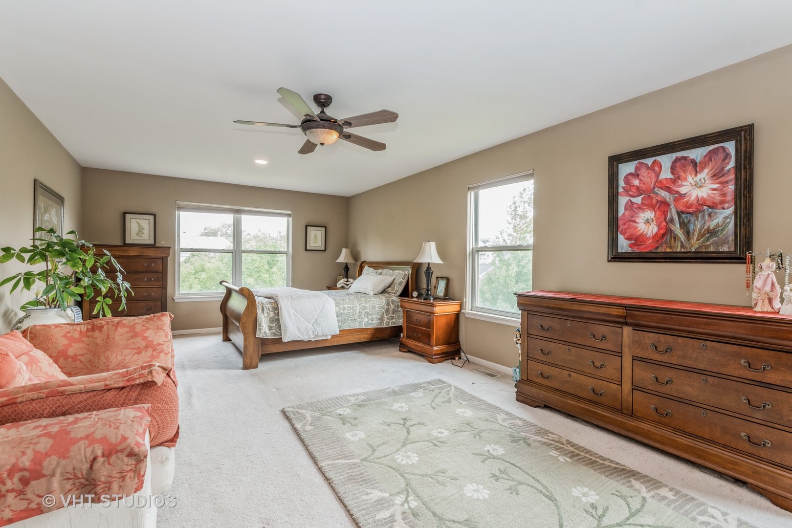 190 Janes Loop Highwood, IL 60040 - Photo 16 of 34 a living room with furniture and a flat screen tv