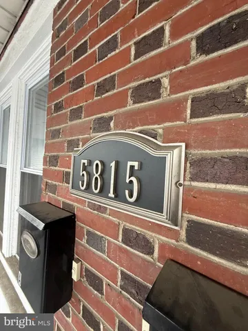 a close up of a street sign