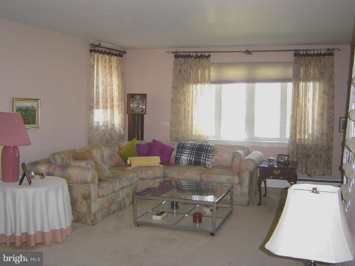1812 Danforth Street Philadelphia, PA 19152 - Photo 3 of 18 Gallery Image 3