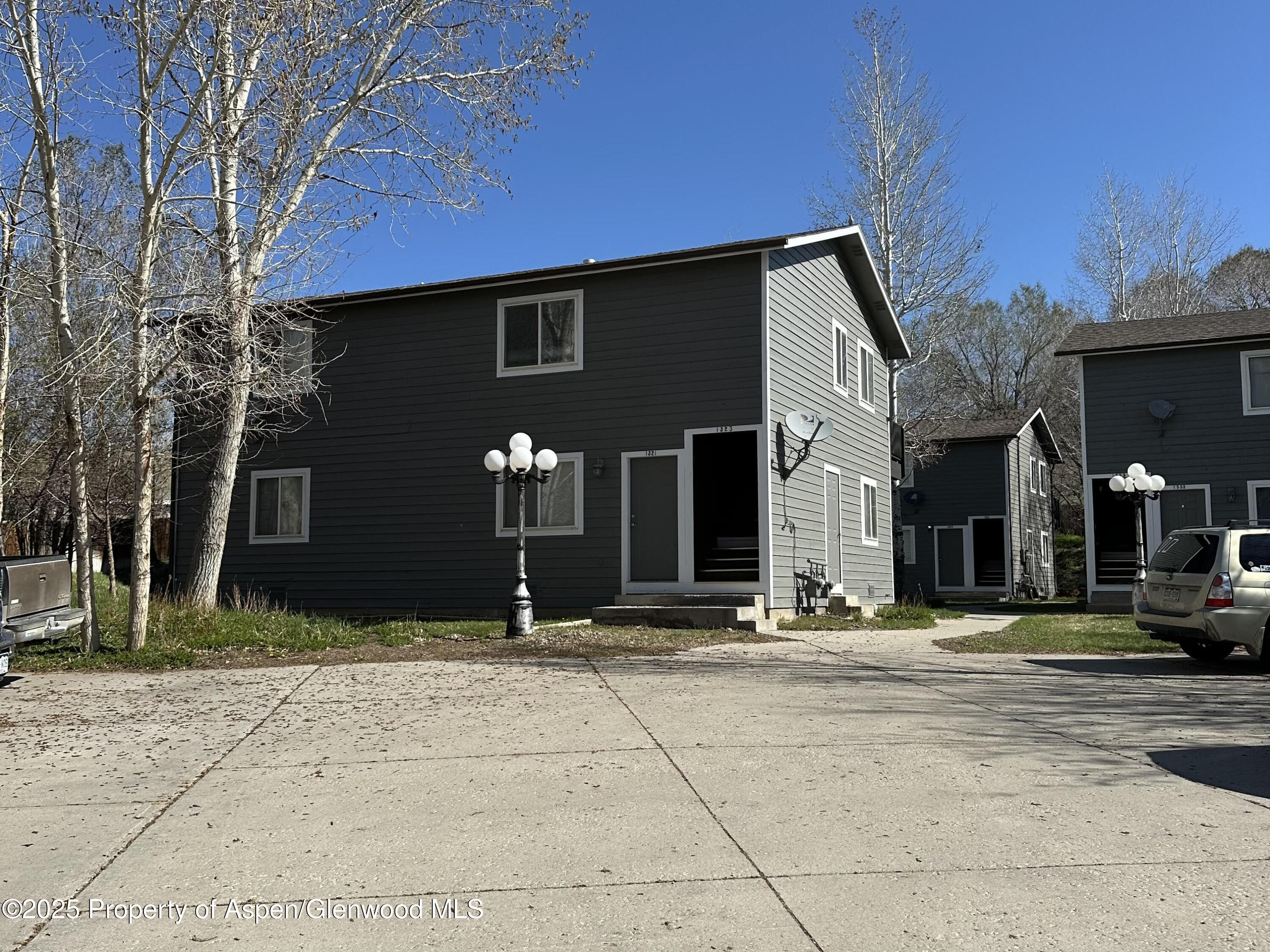 1333 East Victory Way Craig, CO 81625 - Photo 1 of 8 a front view of a building with traffic signal