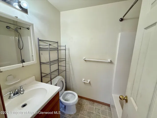 $1,400 | 1333 East Victory Way, Craig, CO 81625