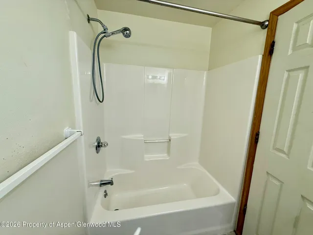 $1,400 | 1333 East Victory Way, Craig, CO 81625