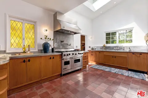 $3,995,000 | 3124 Belden Drive, Los Angeles, CA 90068