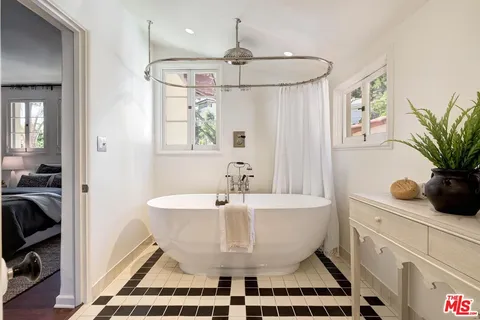 $3,995,000 | 3124 Belden Drive, Los Angeles, CA 90068