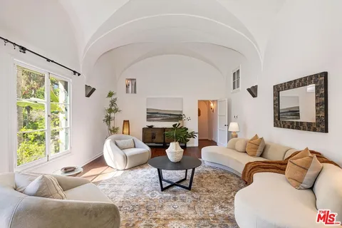 $3,995,000 | 3124 Belden Drive, Los Angeles, CA 90068