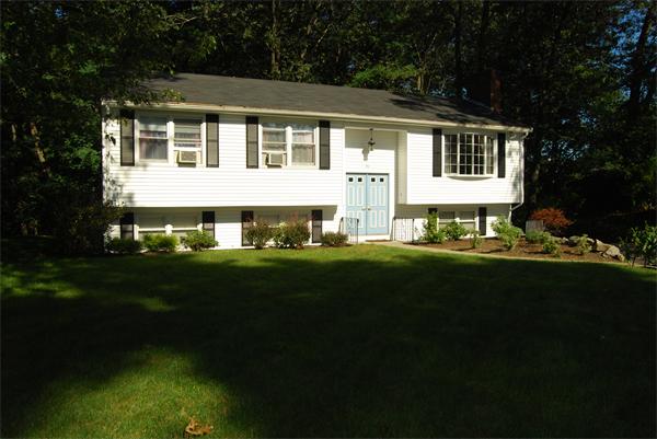 78 Lowther Road Framingham, MA 01701 - Photo 3 of 16 Gallery Image 3
