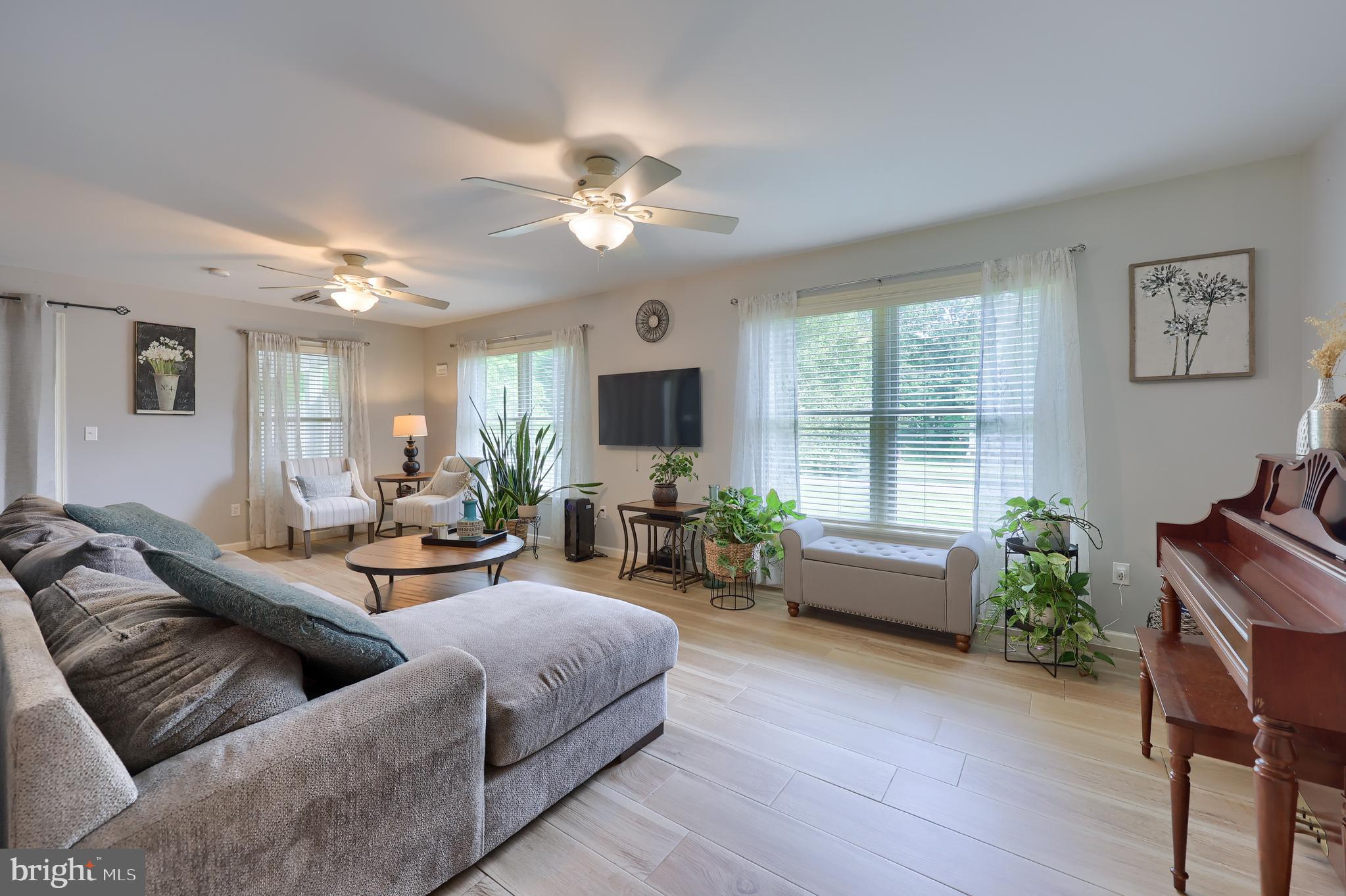 4748 Ridge Road Elizabethtown, PA 17022 - Photo 19 of 41 Living Room