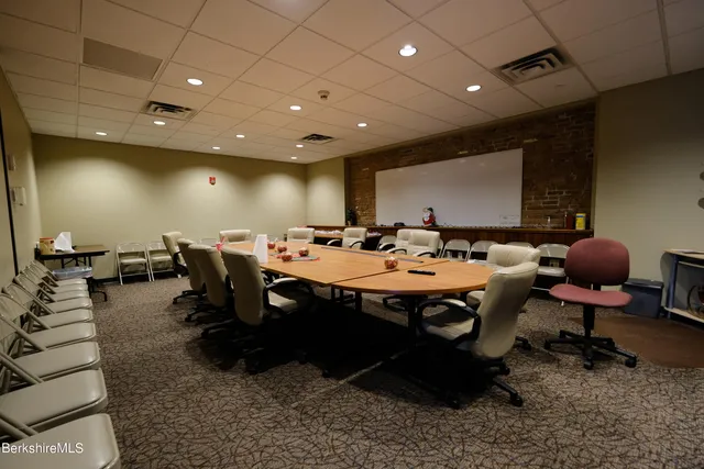 $14 | 116 North Street, Pittsfield, MA 01201