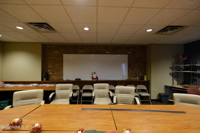 $14 | 116 North Street, Pittsfield, MA 01201