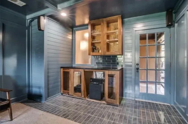 a view of an entryway of house