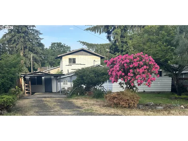 $350,000 | 395 North 11th Street, St. Helens, OR 97051