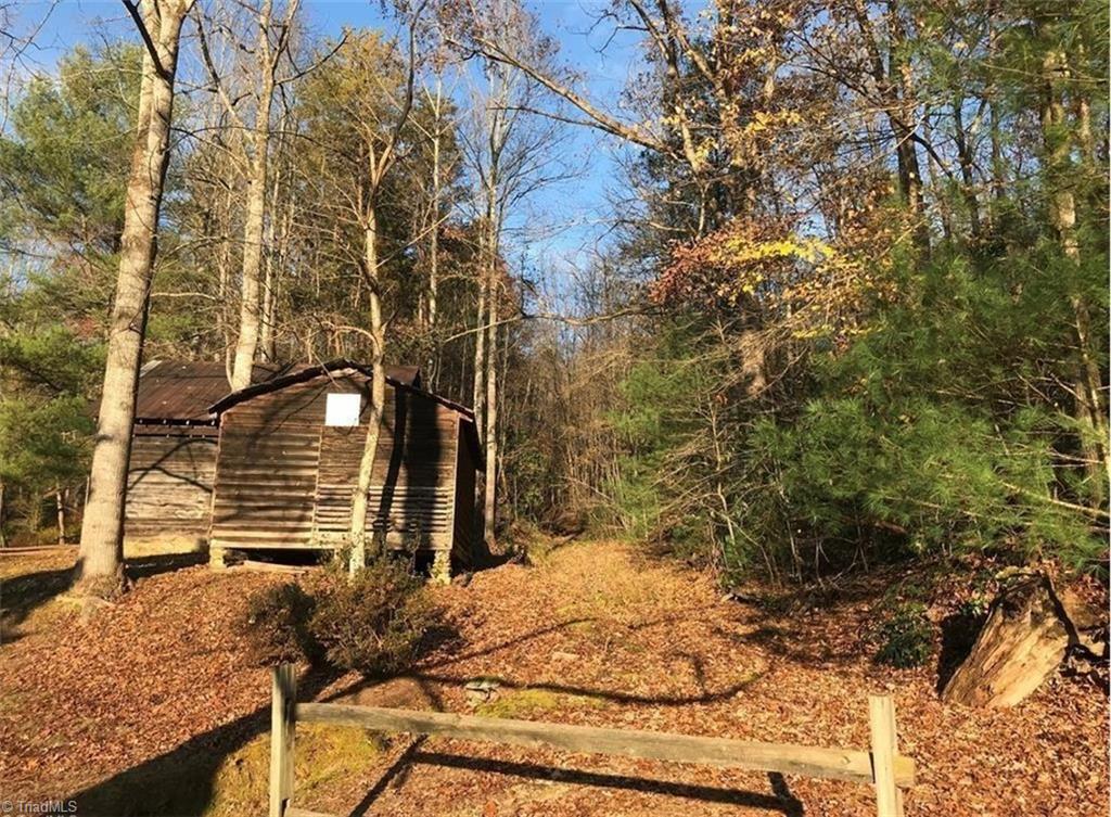 Entrance to land from the road 