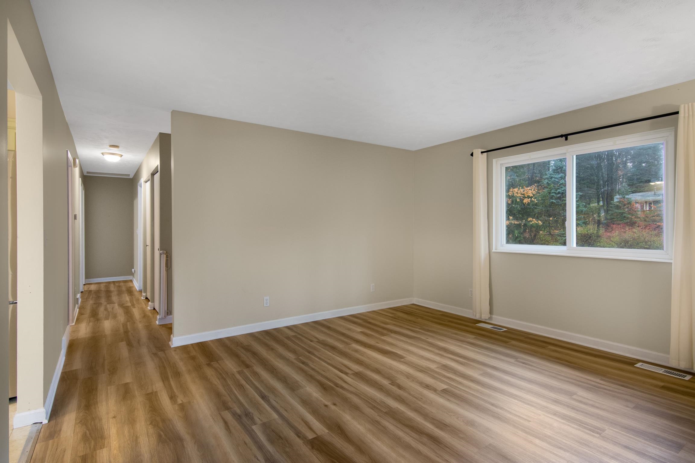 3928 Manchester Road Traverse City, MI 49686 - Photo 2 of 35