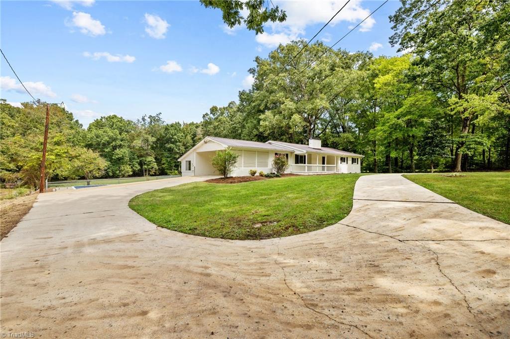 1979 Sullivan Road Thomasville, NC 27360 - Photo 5 of 46