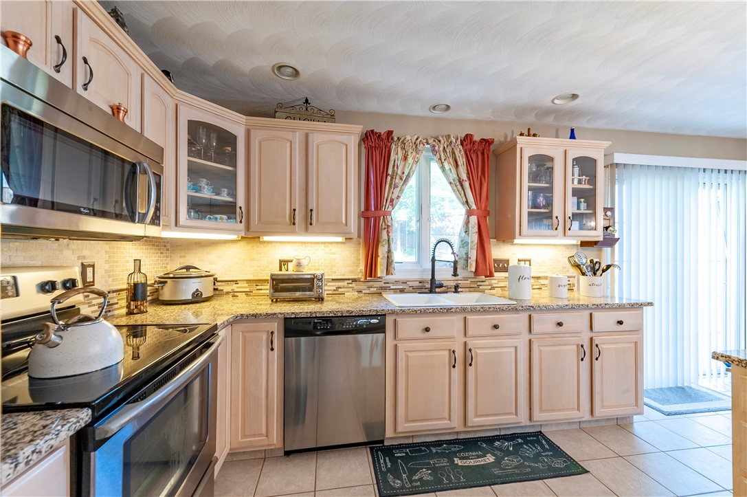 31 Old River Road Lincoln, RI 02865 - Photo 3 of 38