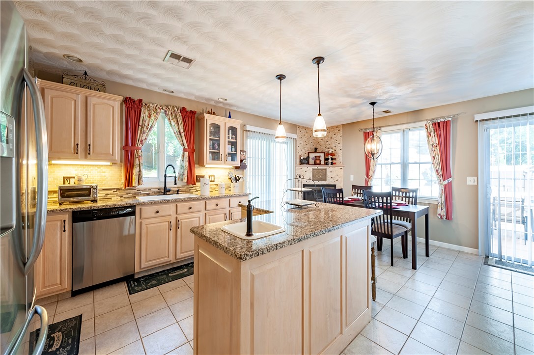 31 Old River Road Lincoln, RI 02865 - Photo 4 of 38