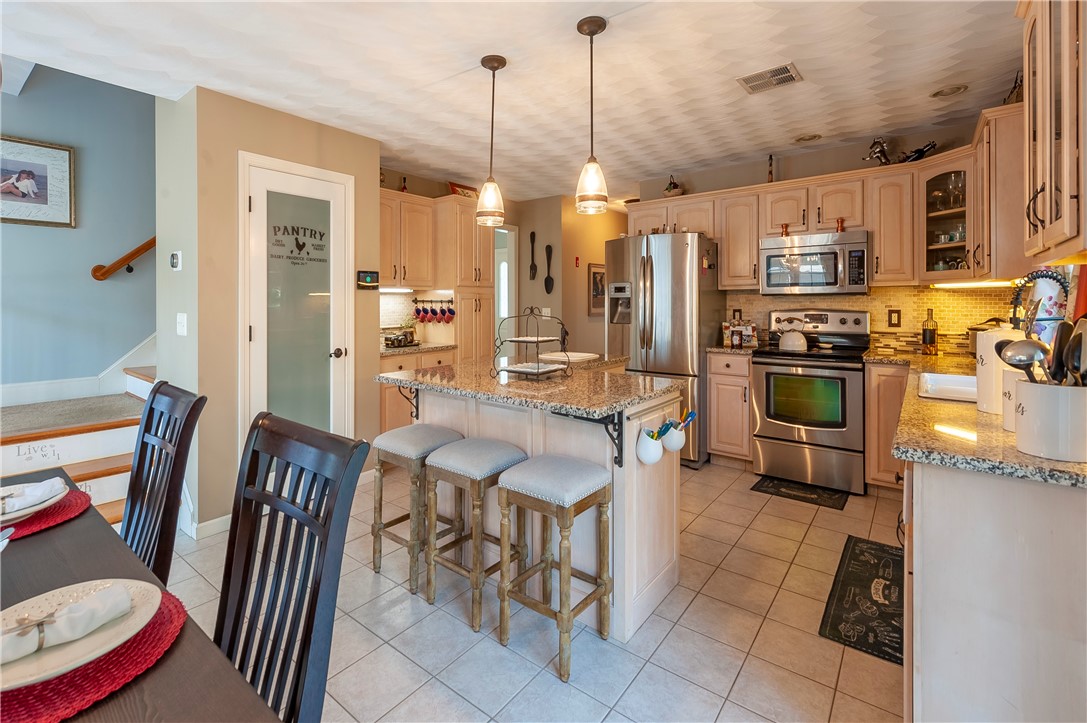 31 Old River Road Lincoln, RI 02865 - Photo 7 of 38