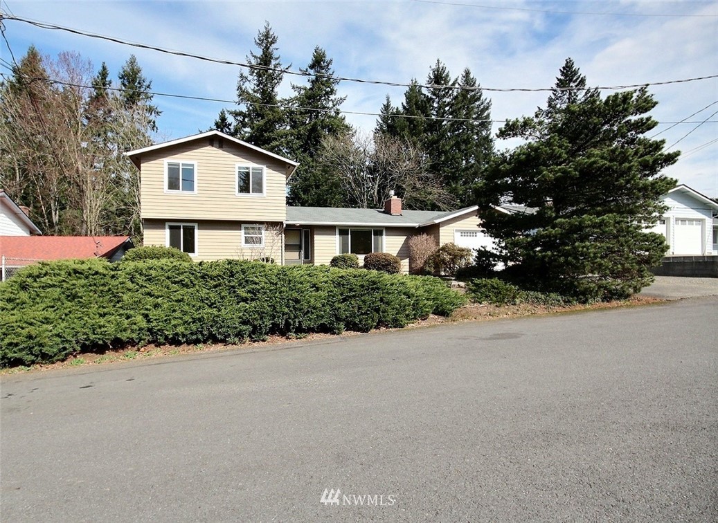 10042 Southeast 190th Street Renton, WA 98055 - Photo 1 of 23 Gallery Image 1