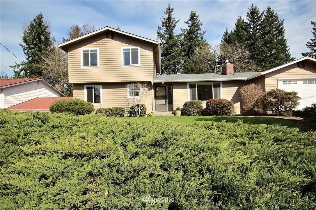 10042 Southeast 190th Street Renton, WA 98055 - Photo 2 of 23 Gallery Image 2