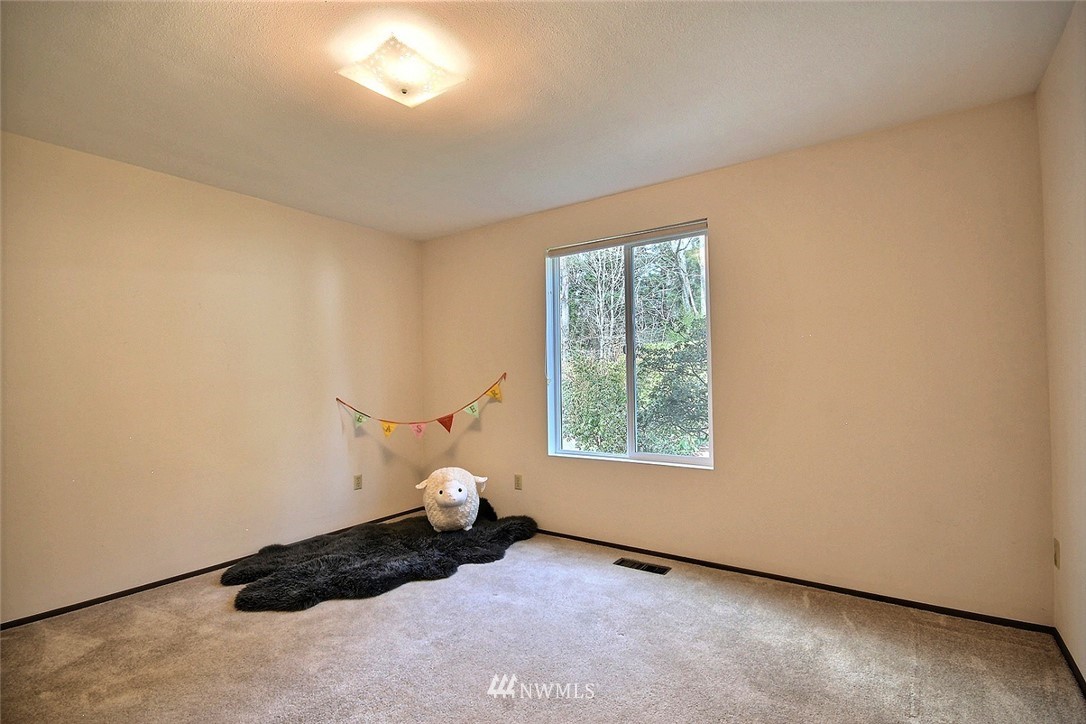 10042 Southeast 190th Street Renton, WA 98055 - Photo 14 of 23 Gallery Image 14