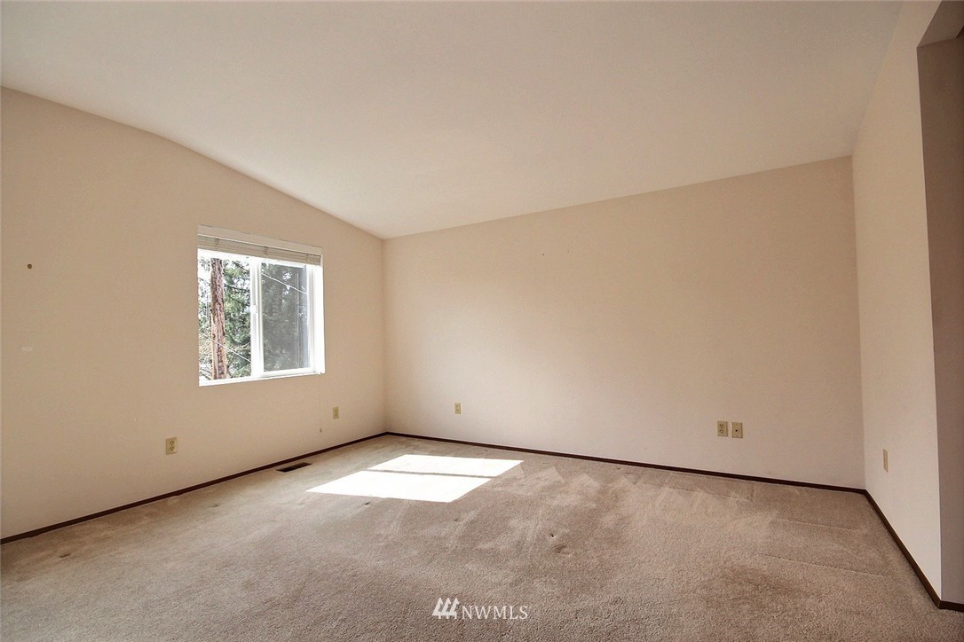10042 Southeast 190th Street Renton, WA 98055 - Photo 16 of 23 Gallery Image 16