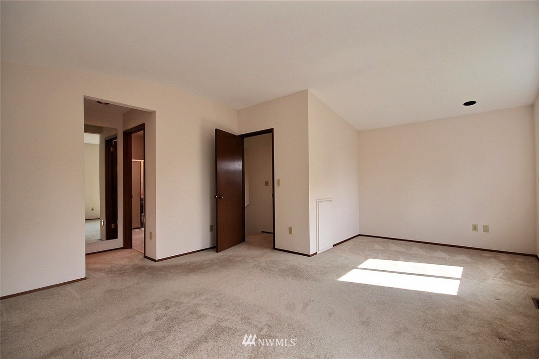 10042 Southeast 190th Street Renton, WA 98055 - Photo 17 of 23 Gallery Image 17