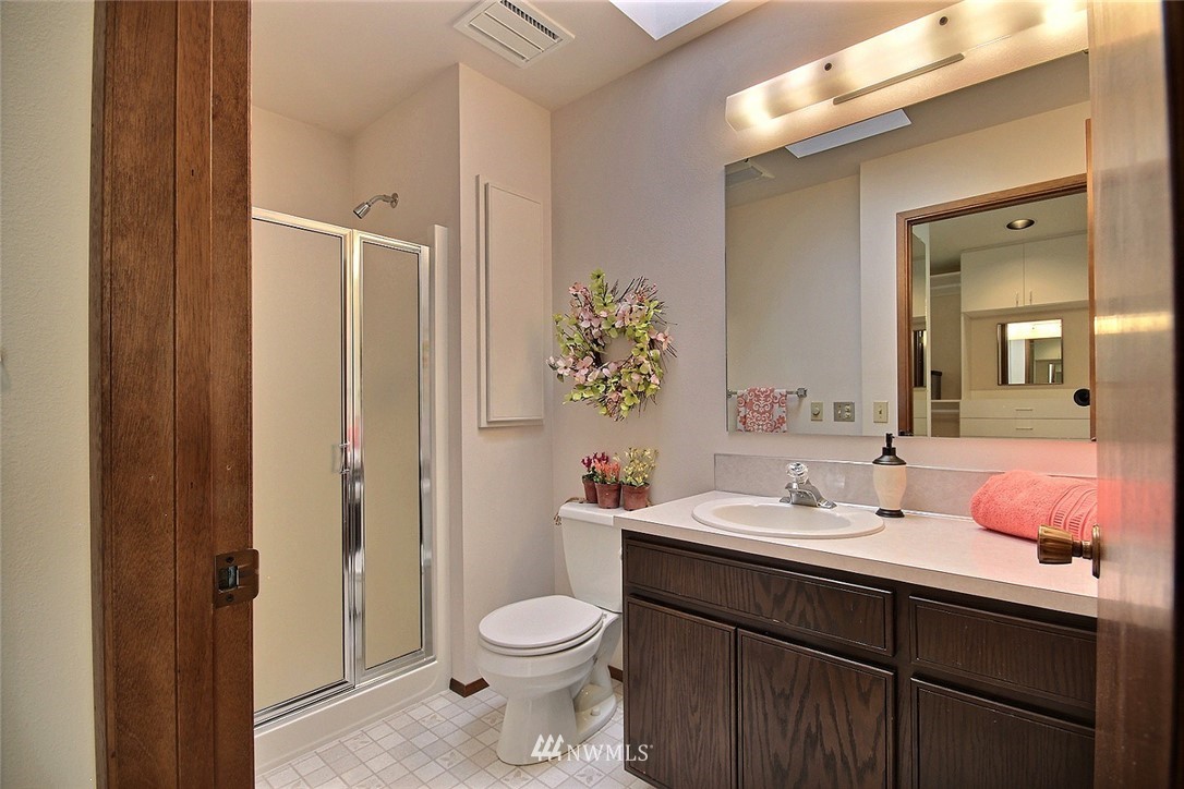 10042 Southeast 190th Street Renton, WA 98055 - Photo 18 of 23 Gallery Image 18