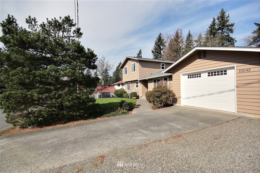 10042 Southeast 190th Street Renton, WA 98055 - Photo 3 of 23 Gallery Image 3