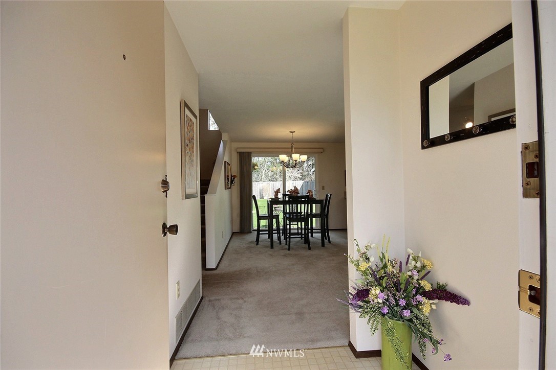 10042 Southeast 190th Street Renton, WA 98055 - Photo 6 of 23 Gallery Image 6