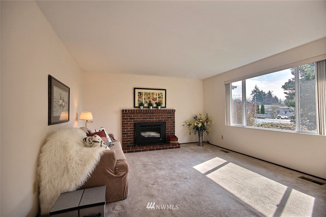 10042 Southeast 190th Street Renton, WA 98055 - Photo 8 of 23 Gallery Image 8