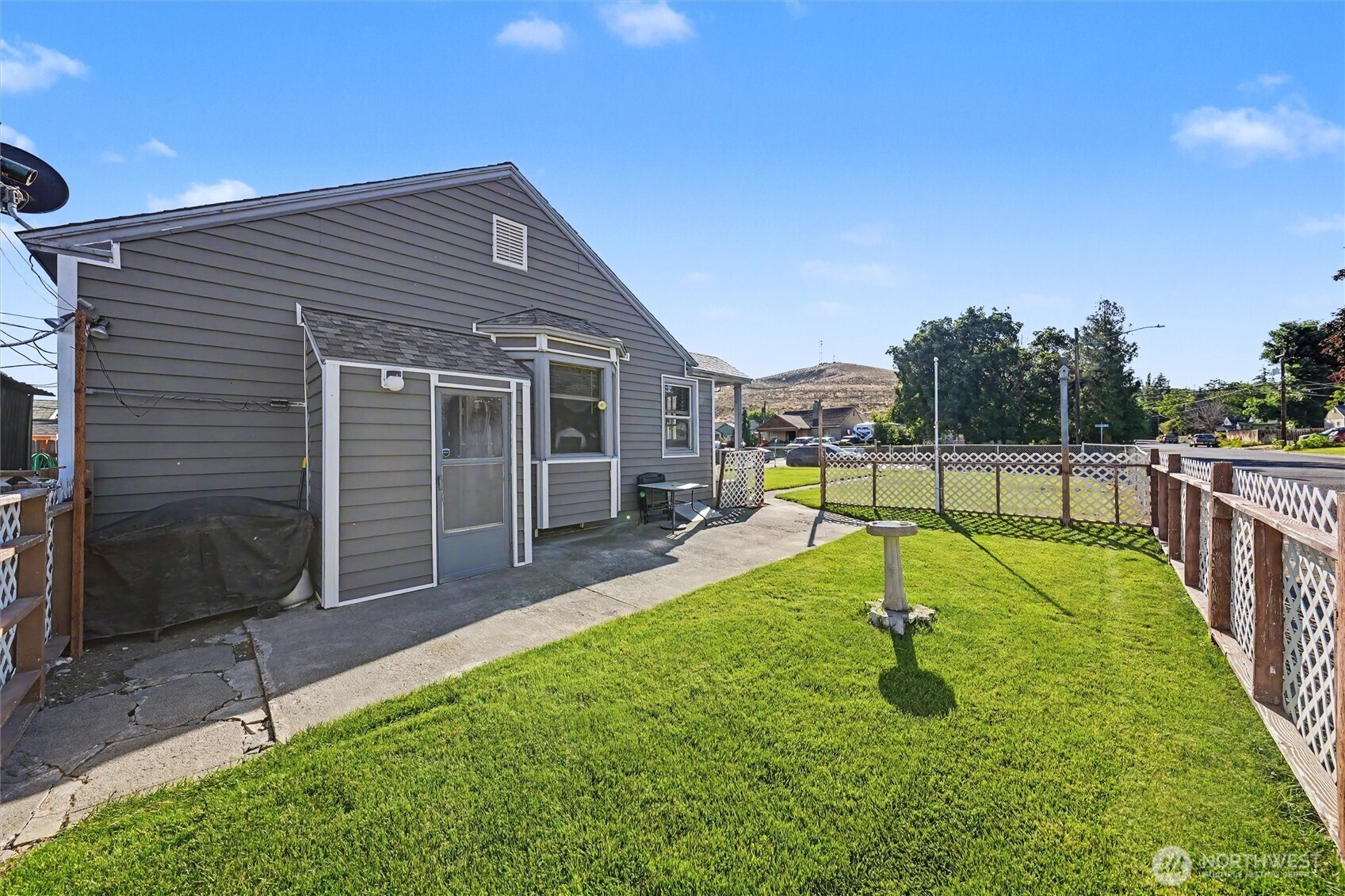 204 E Street Southwest Ephrata, WA 98823 - Photo 24 of 31 a house view with a backyard space