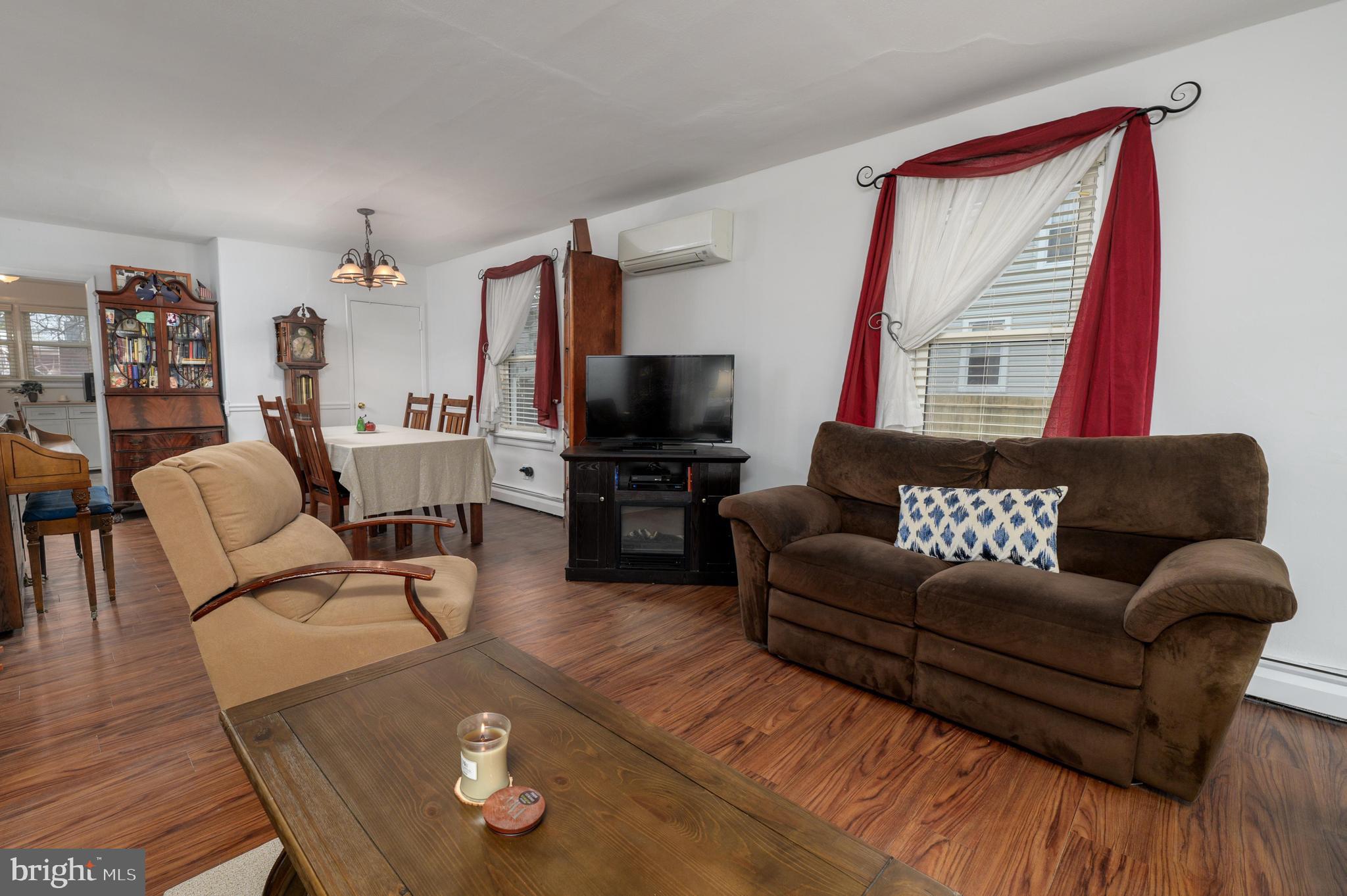 609 Butler Street Riverside, NJ 08075 - Photo 8 of 30 Combo Living & Dining Room for Open Floor Plan