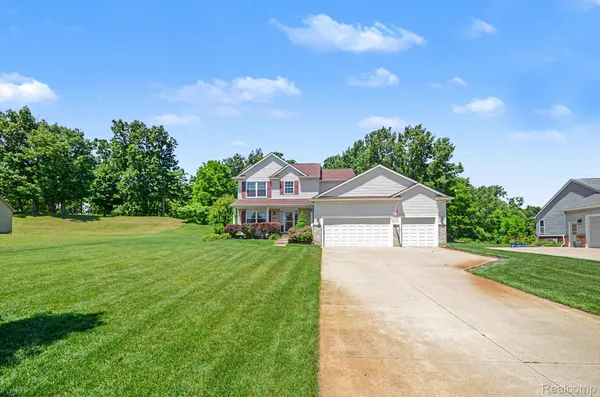 $515,000 | 3455 North Quarry Creek Drive, White Lake, MI 48383